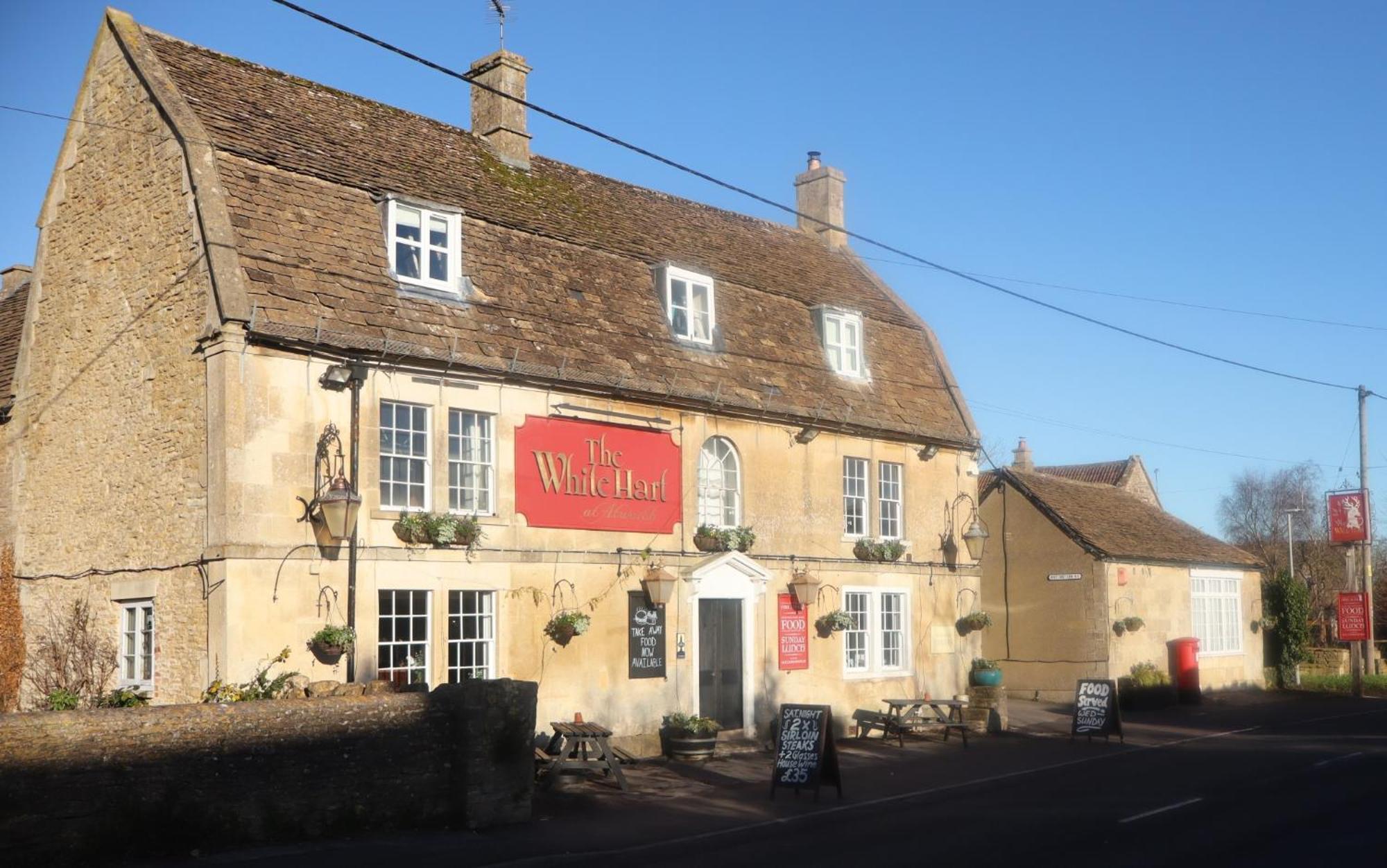 Готель The White Hart Atworth Екстер'єр фото